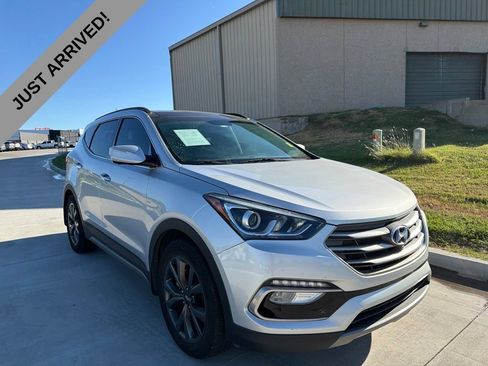 Used 2017 Hyundai Santa Fe Sport FWD image 3