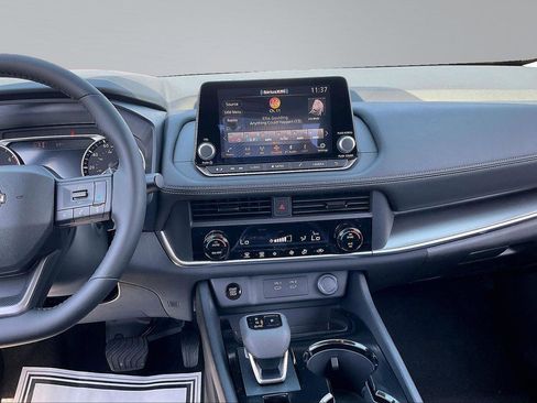 New 2026 Nissan Rogue SV FWD image 8