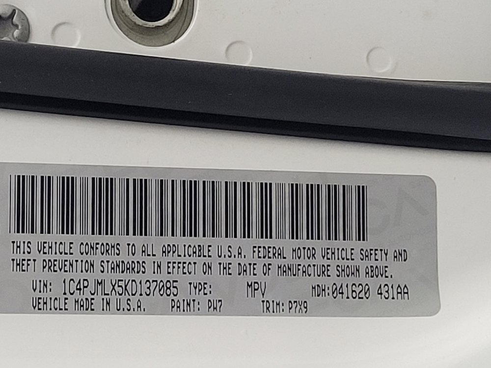 Used 2019 Jeep Cherokee Latitude Plus w/ Trailer Tow Group AWD/4WD image 33