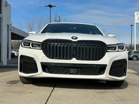 Certified 2022 BMW 740i xDrive w/ M Sport Package image 2