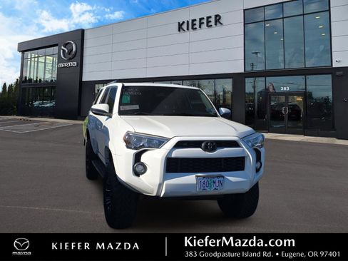 Used 2019 Toyota 4Runner SR5 AWD/4WD image 1