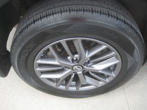 Used 2021 Nissan Rogue S AWD/4WD image 8