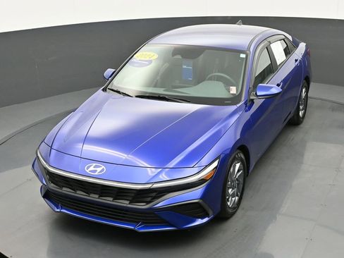 Certified 2024 Hyundai Elantra SEL FWD image 39