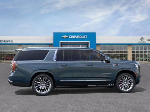 New 2026 GMC Yukon XL Denali w/ Denali Reserve Package image 5