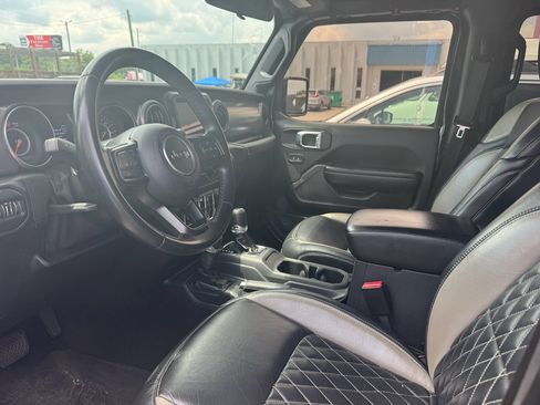 Used 2021 Jeep Wrangler Unlimited Sport AWD/4WD image 3