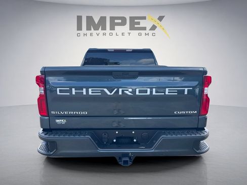 Used 2020 Chevrolet Silverado 1500 Custom w/ Custom Value Package AWD/4WD image 4