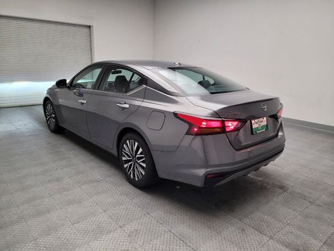 Used 2024 Nissan Altima 2.5 SV FWD image 5