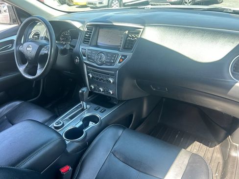 Used 2020 Nissan Pathfinder SL AWD/4WD image 39