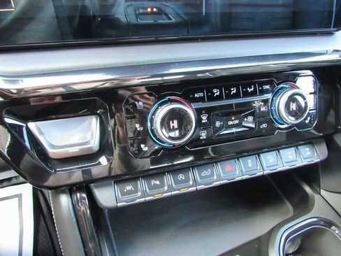 Used 2022 GMC Sierra 1500 AT4X image 24