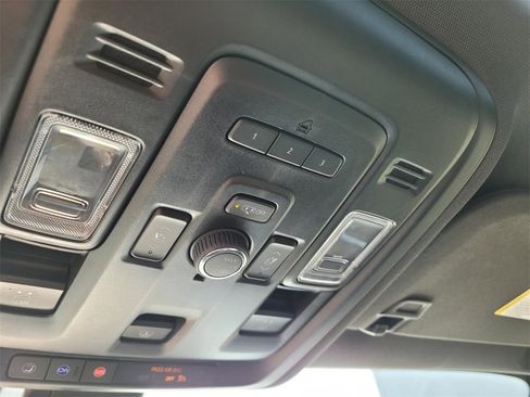 Used 2022 GMC Yukon SLT w/ SLT Luxury Package image 27