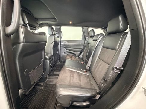 Used 2020 Jeep Grand Cherokee Altitude AWD/4WD image 5