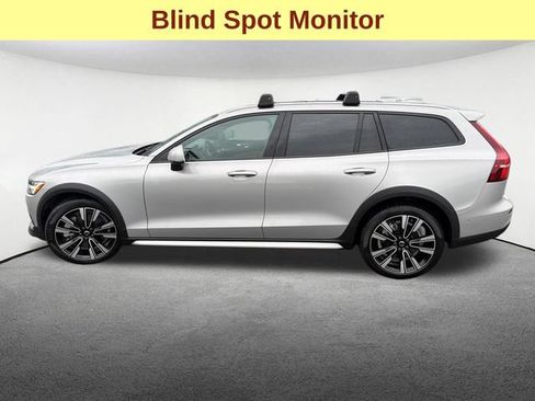 Used 2025 Volvo V60 B5 Cross Country Ultra w/ Protection Package Premier AWD/4WD image 6
