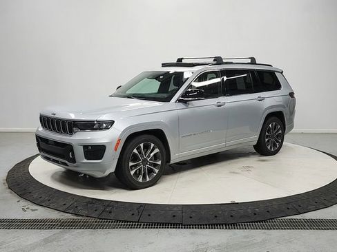 Used 2023 Jeep Grand Cherokee L Overland w/ Luxury Tech Group IV AWD/4WD image 3