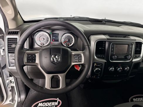 Used 2022 RAM 1500 Classic SLT AWD/4WD image 23