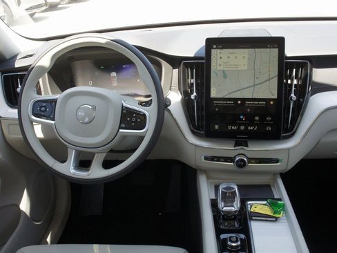 New 2026 Volvo XC60 B5 Ultra w/ Protection Package Premier image 12