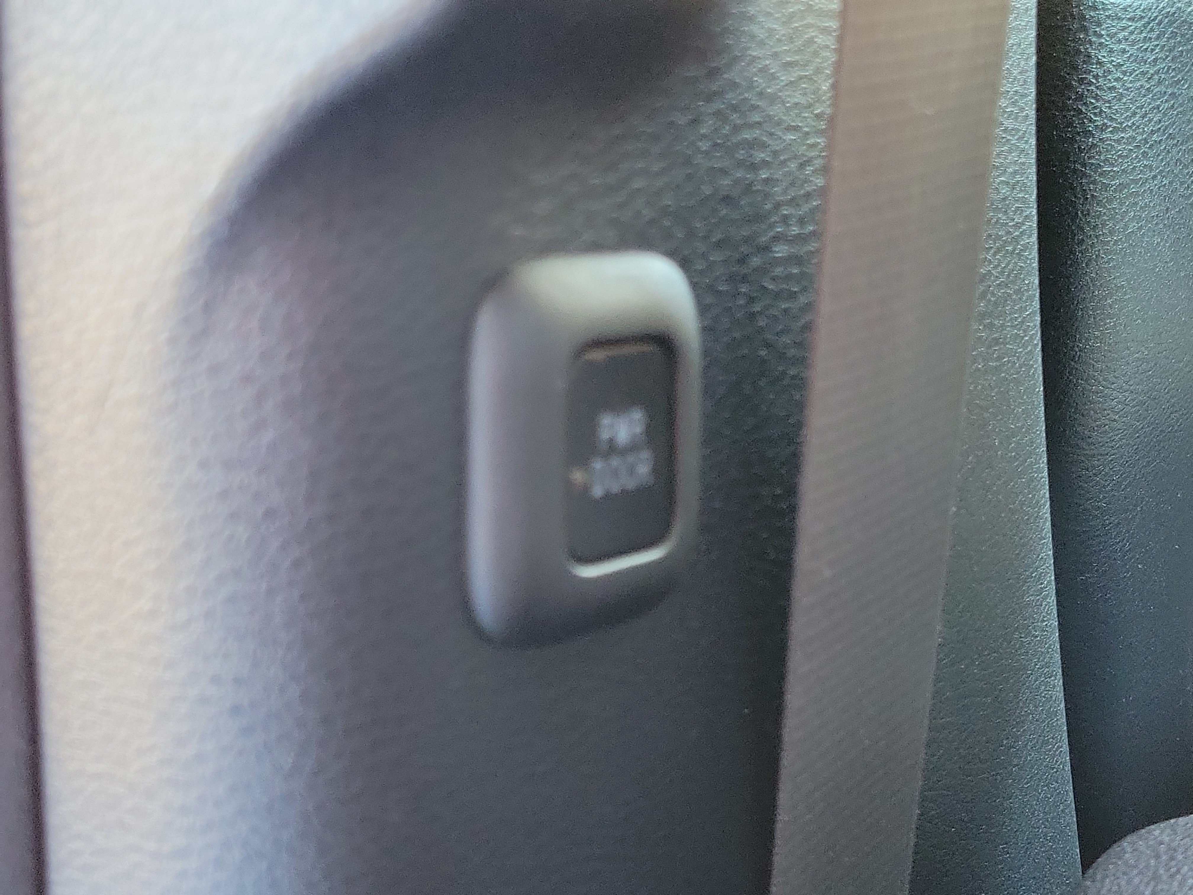 Used 2025 Toyota Sienna XLE w/ XLE Plus Package FWD image 14