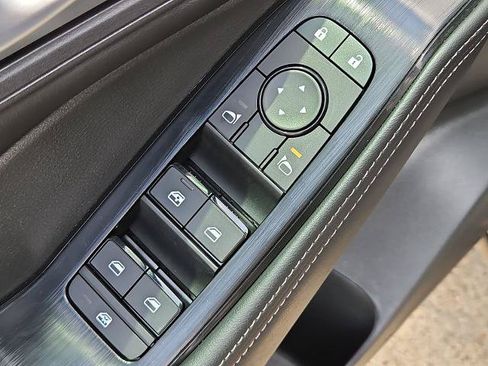 Certified 2026 Nissan Rogue SV FWD image 20