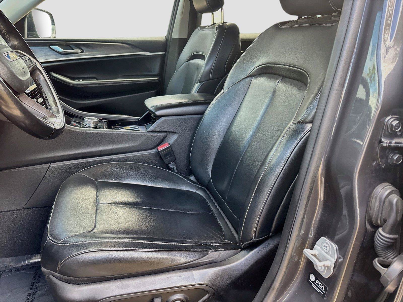 Used 2022 Jeep Grand Cherokee L Limited w/ MOPAR Finishing Package RWD image 20
