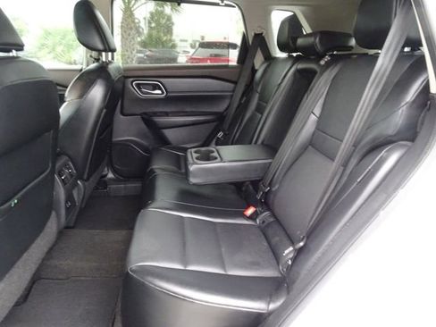 Used 2021 Nissan Rogue SV w/ Premium Package FWD image 9