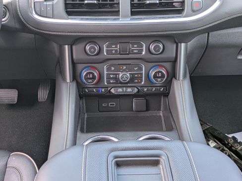 Used 2023 Chevrolet Tahoe Premier RWD image 17