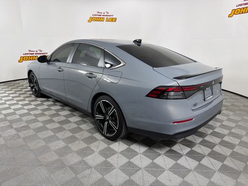 Used 2025 Honda Accord Sport image 3