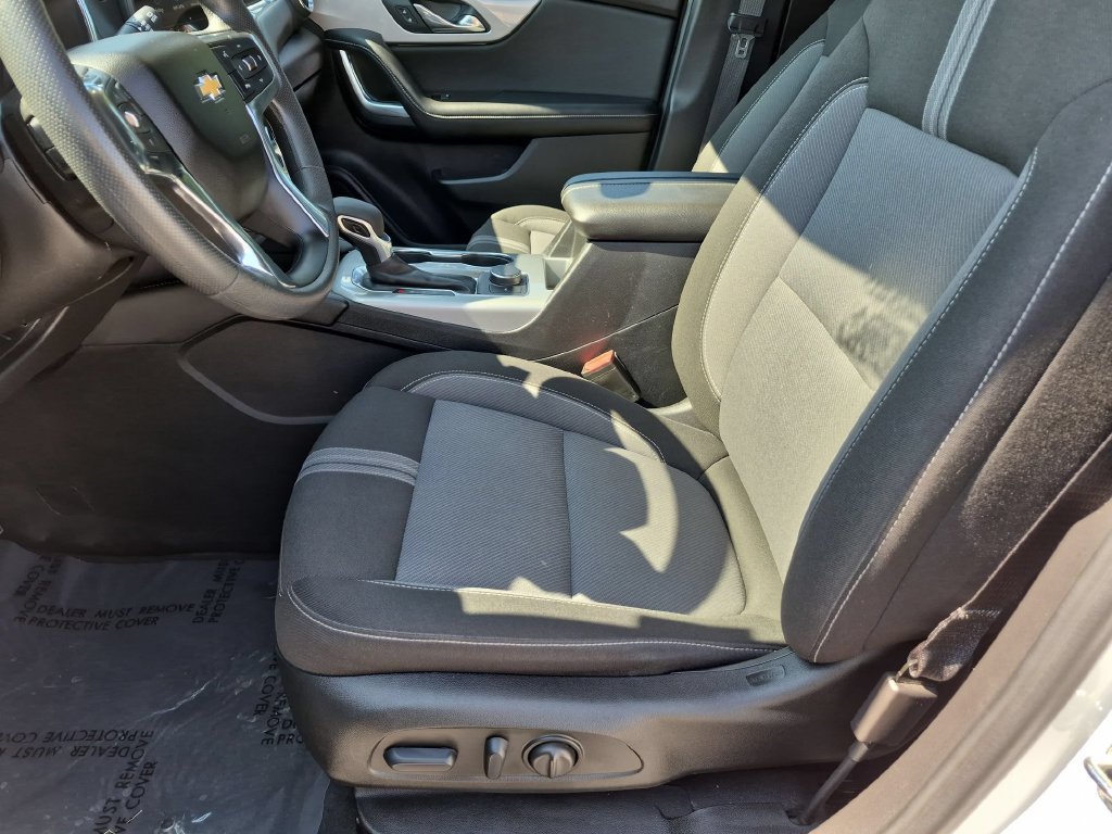 Used 2025 Chevrolet Blazer LT FWD image 24