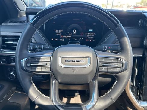 Used 2025 GMC Yukon XL Denali Ultimate w/ LPO, Floor Liner Package AWD/4WD image 34