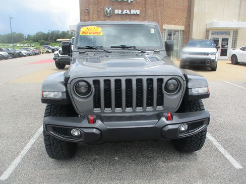 Used 2022 Jeep Gladiator Rubicon w/ Cold Weather Group AWD/4WD image 2