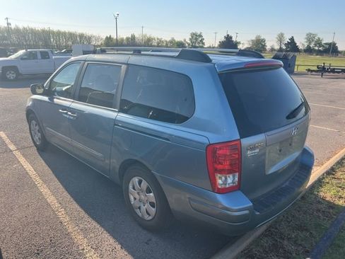Used 2007 Hyundai Entourage GLS image 4