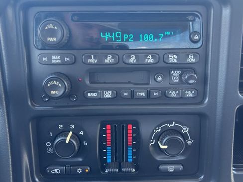 Used 2005 Chevrolet Silverado 3500 LS w/ Heavy-Duty Power Package AWD/4WD image 14