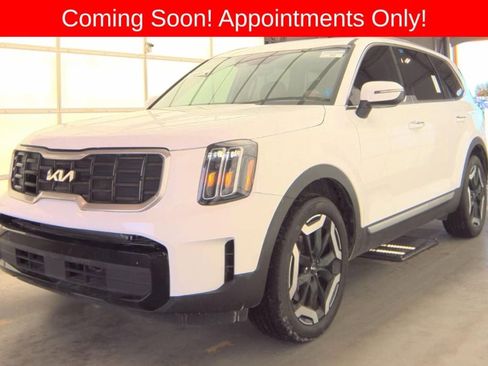 Used 2024 Kia Telluride S image 5