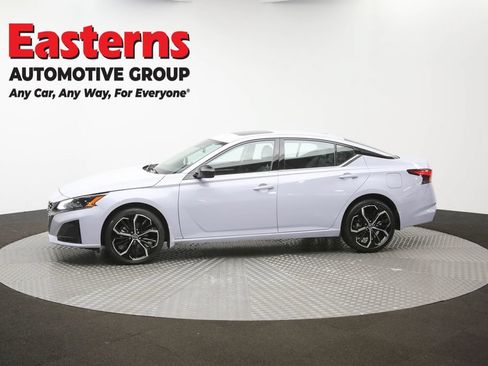 Used 2025 Nissan Altima 2.5 SR w/ SR Premium Package AWD/4WD image 59