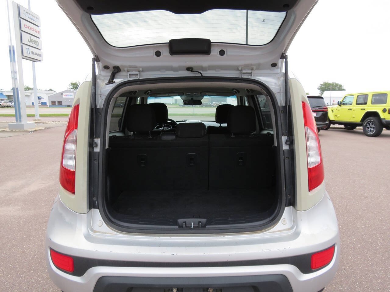 Used 2012 Kia Soul + FWD image 18