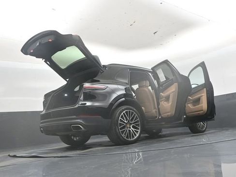 Used 2020 Porsche Cayenne AWD/4WD image 55