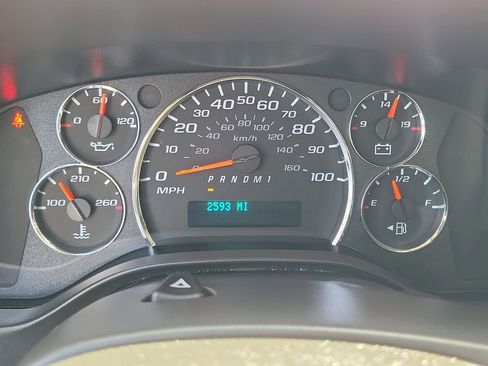 Used 2025 Chevrolet Express 2500 w/ Driver Convenience Package RWD image 6