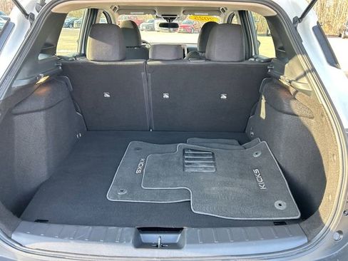 Used 2025 Nissan Kicks S image 24