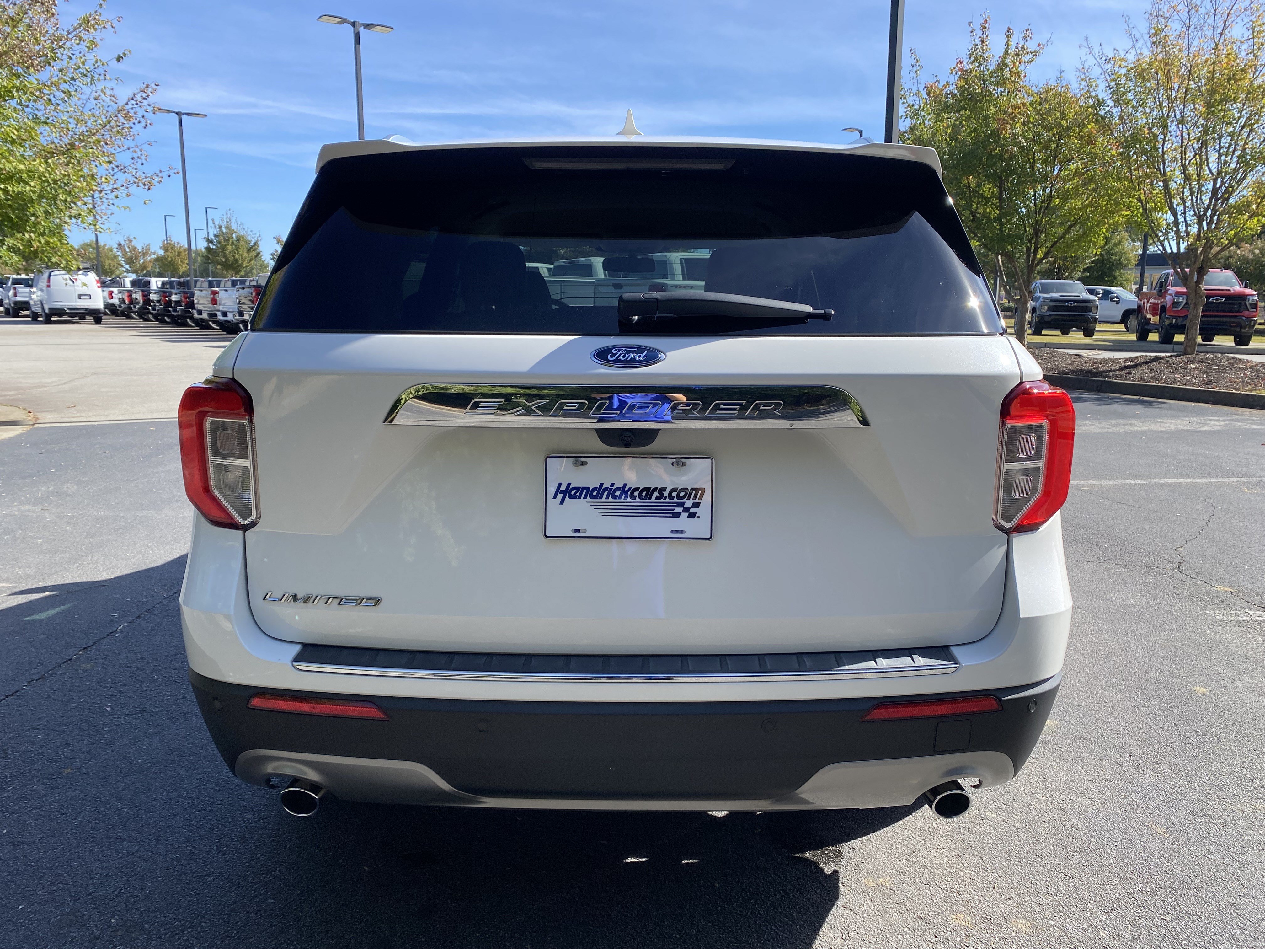 Used 2022 Ford Explorer Limited w/ Equipment Group 301A RWD image 8