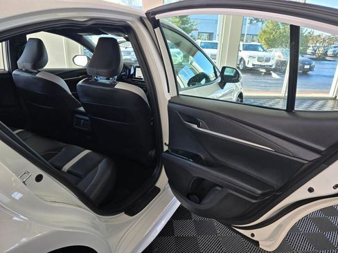 Used 2025 Toyota Camry SE image 39