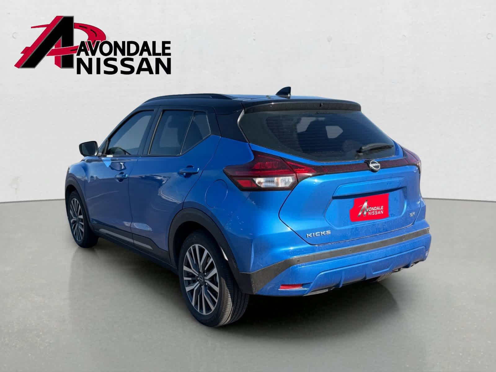 Used 2023 Nissan Kicks SR FWD image 3