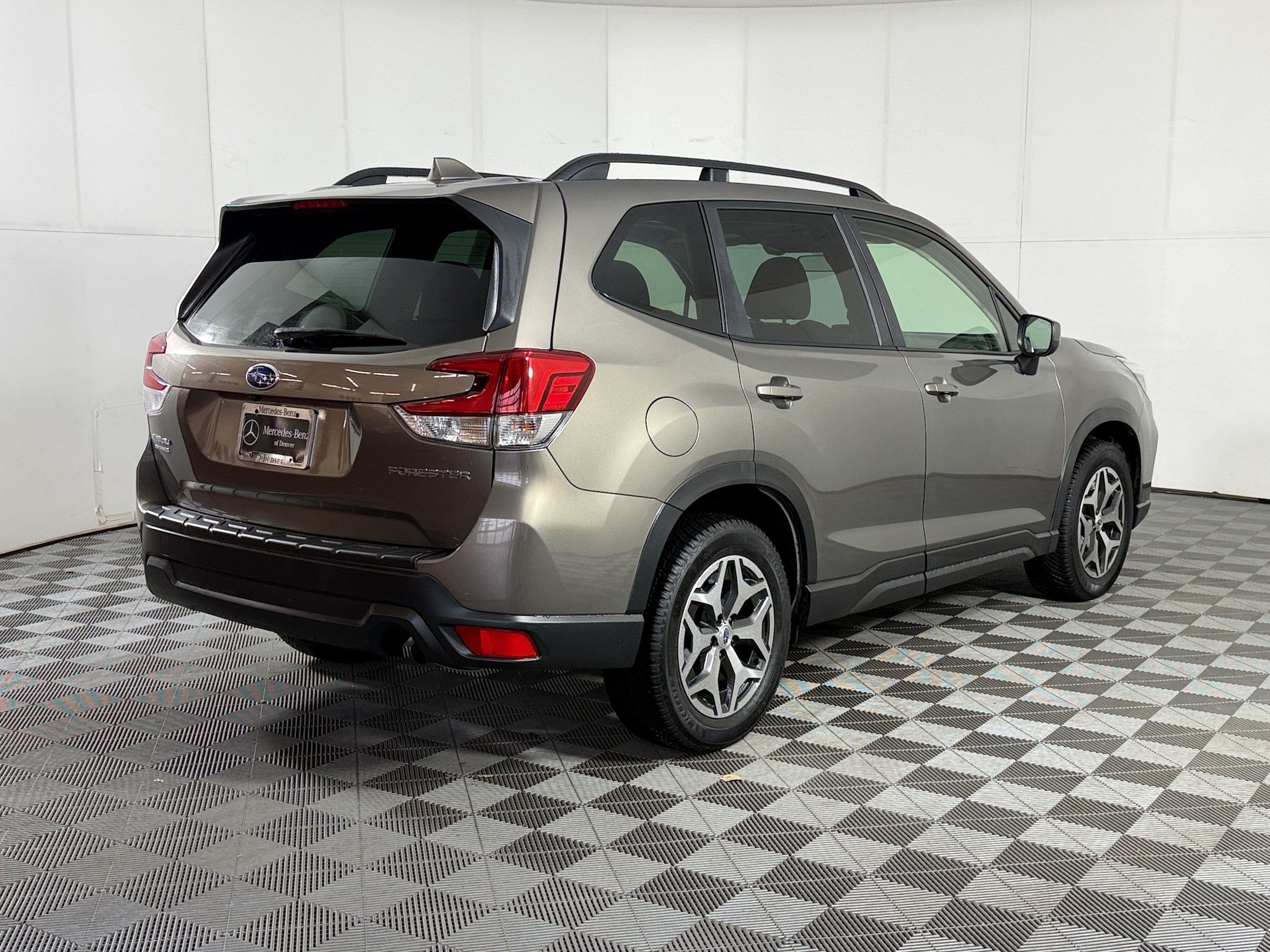 Used 2020 Subaru Forester Premium AWD/4WD image 9