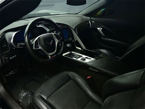 Used 2015 Chevrolet Corvette Z06 w/ 2LZ Preferred Equipment Group image 2