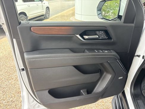 Certified 2025 GMC Yukon Denali AWD/4WD image 21