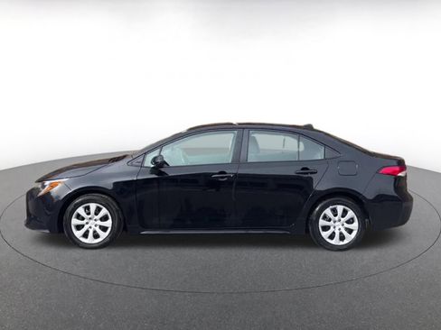 Used 2025 Toyota Corolla LE image 9