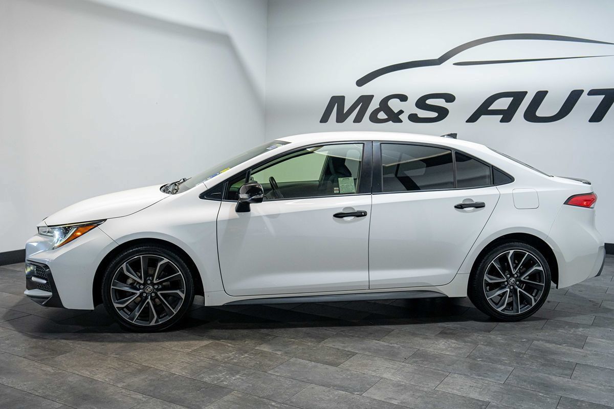 Used 2020 Toyota Corolla SE w/ Carpet Mat Package (TMS) FWD image 3