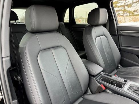 Used 2025 Audi Q3 2.0T Premium image 17