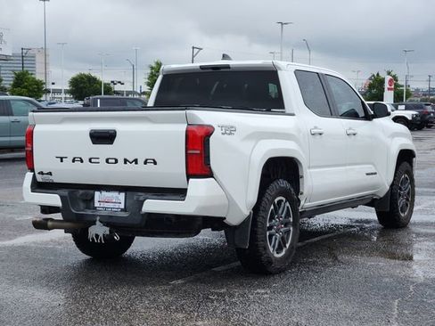 Used 2024 Toyota Tacoma TRD Sport image 4