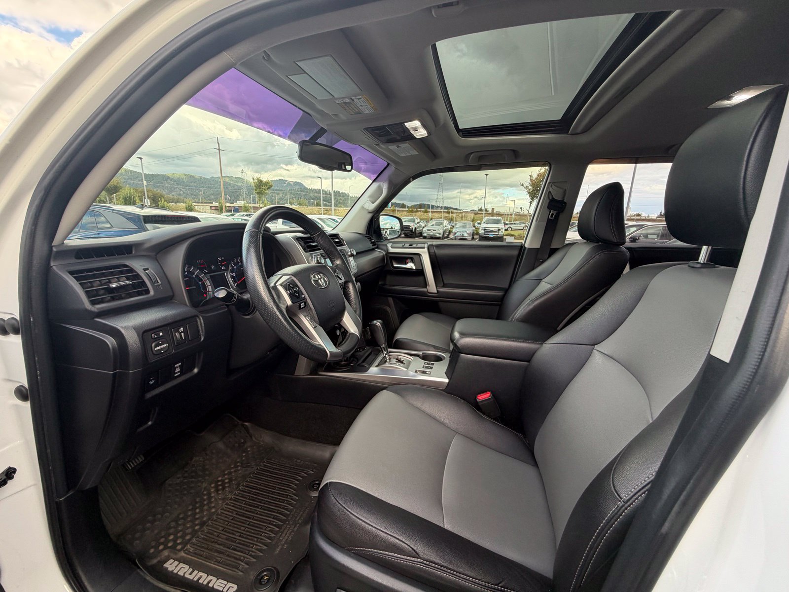 Used 2018 Toyota 4Runner SR5 Premium AWD/4WD image 9