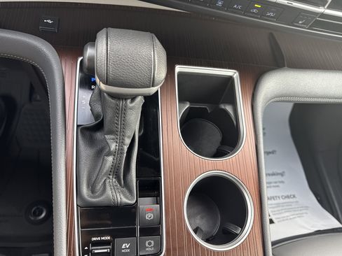 Certified 2024 Toyota Sienna XLE image 21