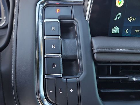 Used 2022 Chevrolet Tahoe Z71 w/ Z71 Off-Road Package image 24