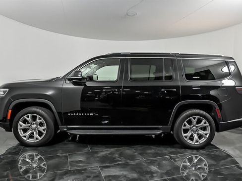 Used 2022 Jeep Wagoneer Series II AWD/4WD image 6